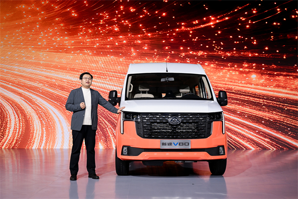 跑得猛、花得少、养得省、全场景！“全场景高价值轻客”上汽大通新途V80 9AT荣耀上市，全面高人一档