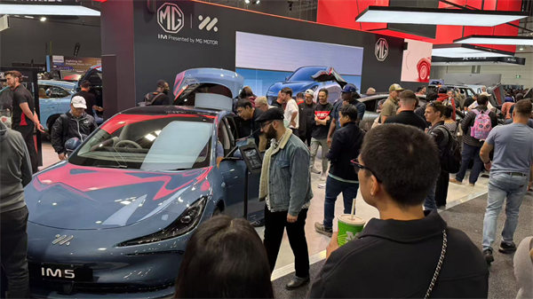 智己汽车正式登陆澳大利亚，双车闪耀墨尔本车展